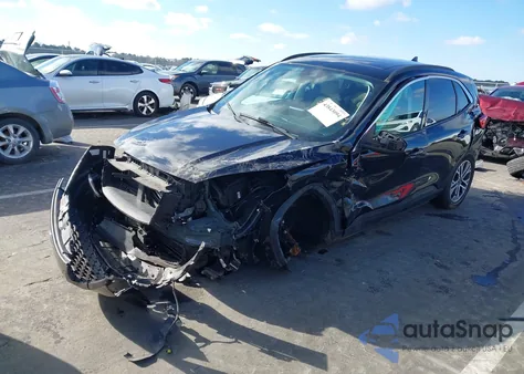 2021 Ford Escape Sel z USA, uszkodzony, nr VIN 1FMCU0H68MUB04949